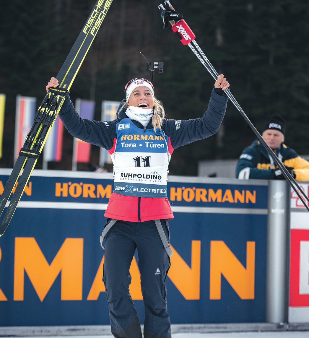 JUBLER: Tiril Eckhoff har hatt sin beste sesong noensinne i år. Hun har nå 13 individuelle seire i verdenscupen. Foto: Sondre Hensema Eriksen/Norges Skiskytterforbund